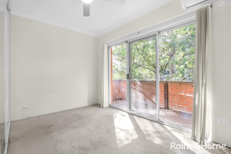 Photo - 2/13 Stewart Street, Parramatta NSW 2150 - Image 5