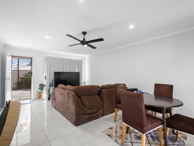 Photo - 2/13 Sunnymeade Drive, Caboolture QLD 4510 - Image 6