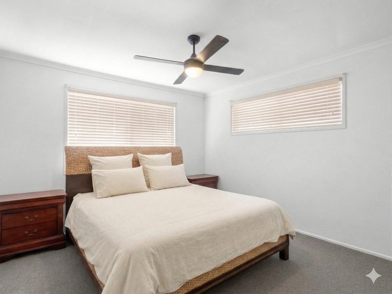 Photo - 2/13 Sunnymeade Drive, Caboolture QLD 4510 - Image 7