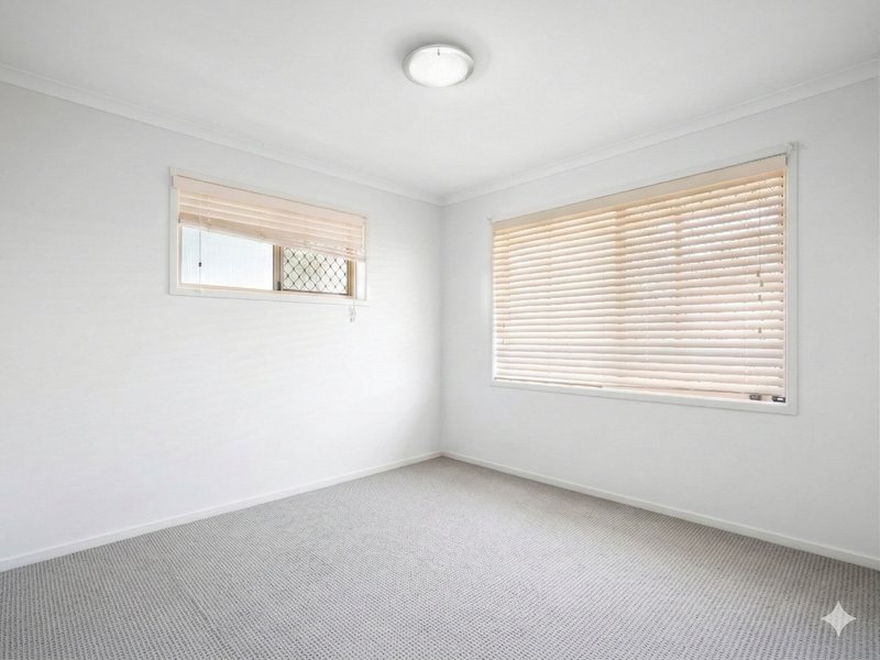 Photo - 2/13 Sunnymeade Drive, Caboolture QLD 4510 - Image 9