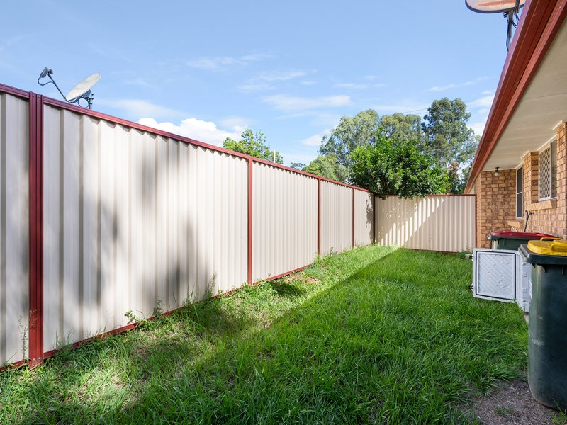Photo - 2/13 Sunnymeade Drive, Caboolture QLD 4510 - Image 12