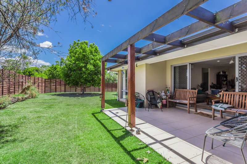 Photo - 2/13 Sunscape Street, Mango Hill QLD 4509 - Image 11