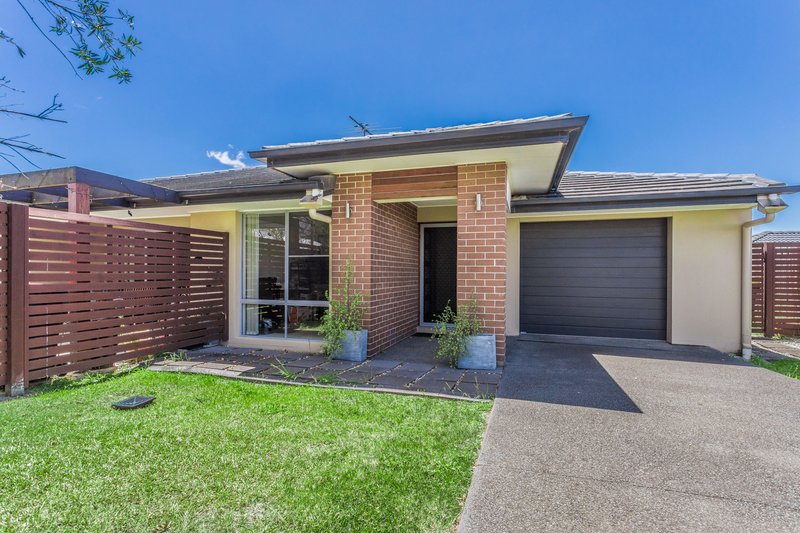 Photo - 2/13 Sunscape Street, Mango Hill QLD 4509 - Image 17