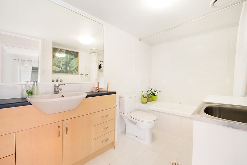 Photo - 2/13 Vectis Street, Norman Park QLD 4170 - Image 6