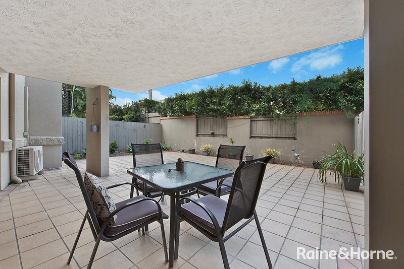 2/13 Vectis Street, Norman Park QLD 4170