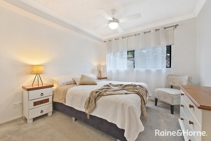 Photo - 2/13 Vectis Street, Norman Park QLD 4170 - Image 2