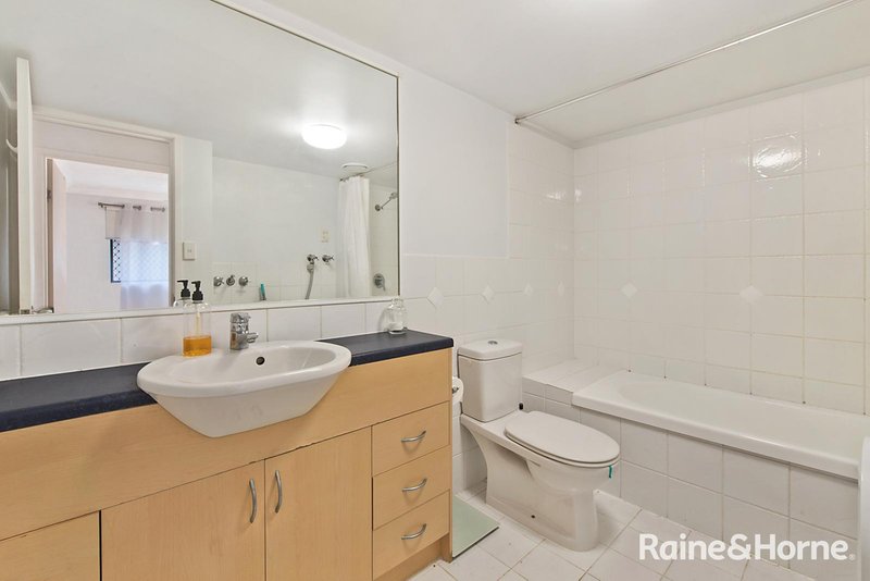 Photo - 2/13 Vectis Street, Norman Park QLD 4170 - Image 7