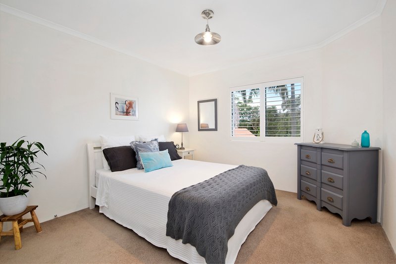 Photo - 2/13 Wellington Street, Narrabeen NSW 2101 - Image 6