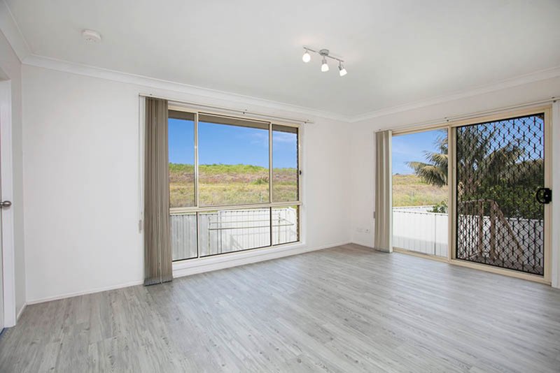 Photo - 2/13 William Street, Shellharbour NSW 2529 - Image 4