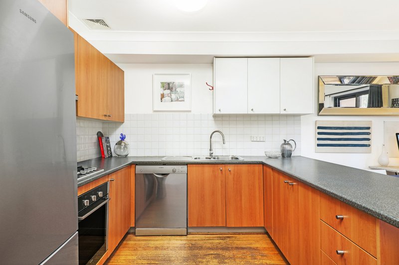 Photo - 2/130 William Street, Leichhardt NSW 2040 - Image 3