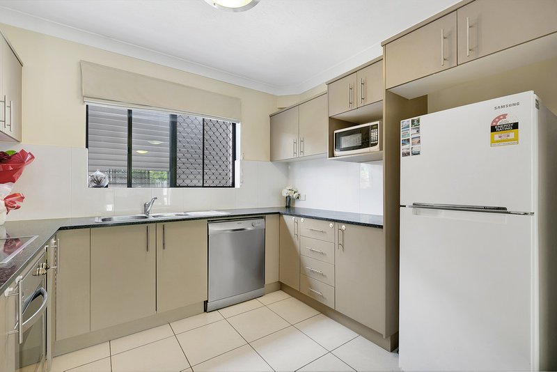 Photo - 2/130 York Street, Nundah QLD 4012 - Image 2