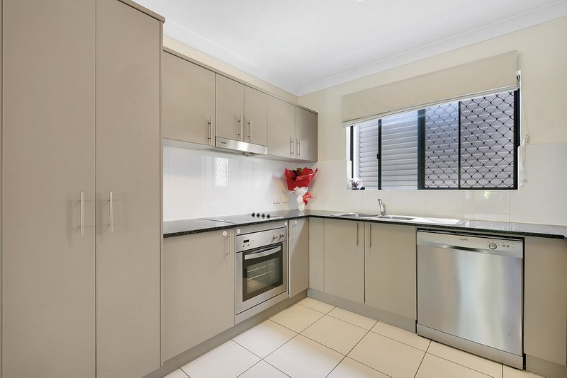 Photo - 2/130 York Street, Nundah QLD 4012 - Image 3