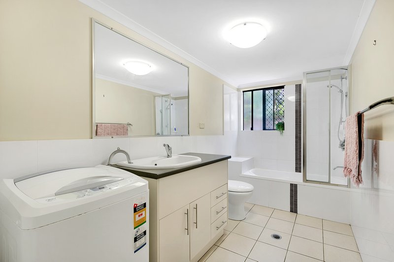 Photo - 2/130 York Street, Nundah QLD 4012 - Image 5