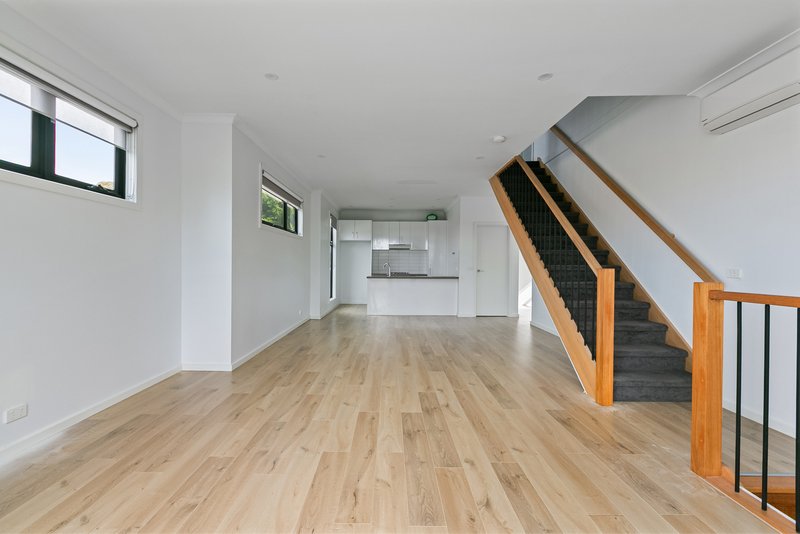 Photo - 2/131 Broadway , Reservoir VIC 3073 - Image 4