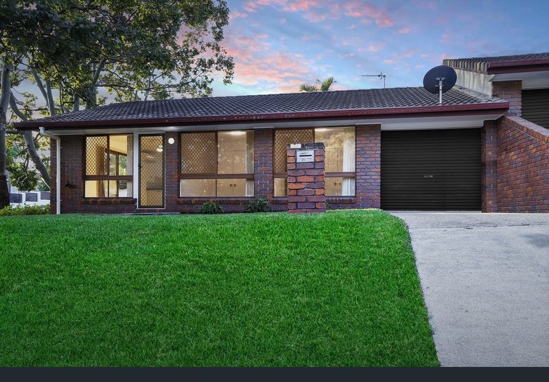 Photo - 2/131 Cotlew Street, Ashmore QLD 4214 - Image 1