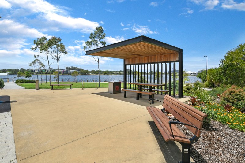 Photo - 213/1 Waterside Retreat, Birtinya QLD 4575 - Image 11