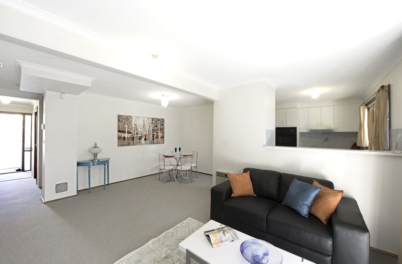 Photo - 2/132 Totterdell Street, Belconnen ACT 2617 - Image 7