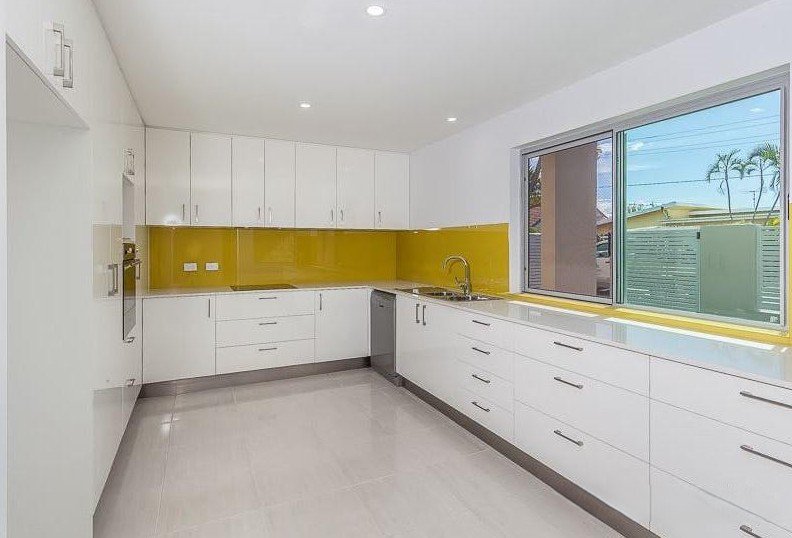 Photo - 2/133 Flinders Parade, Scarborough QLD 4020 - Image 4