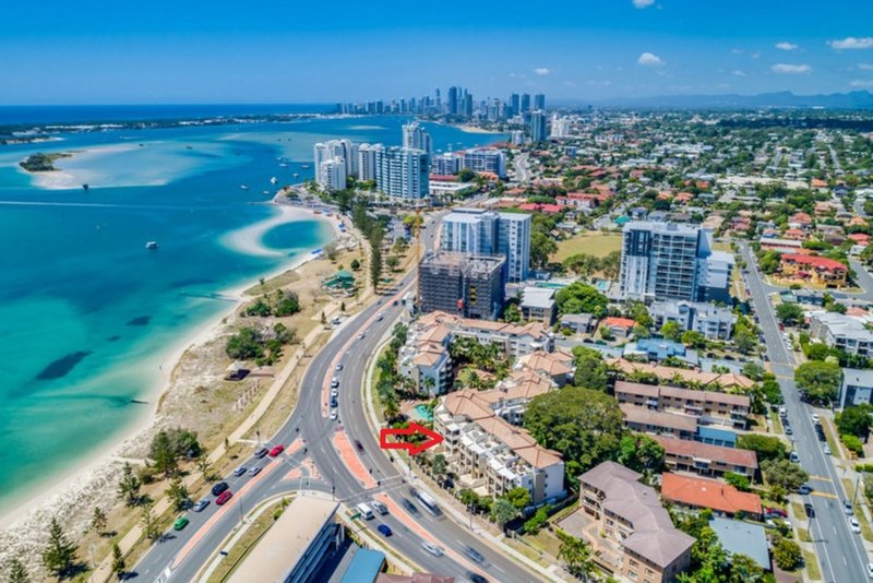 213/392 Marine Parade, Labrador QLD 4215