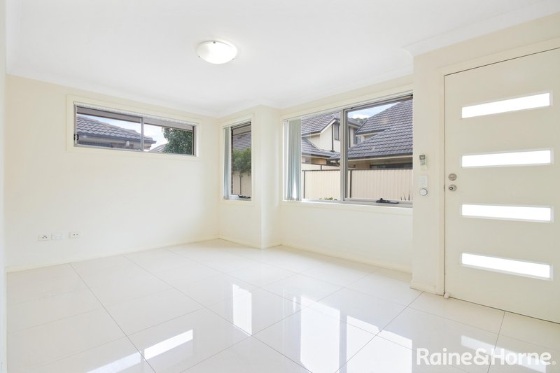 Photo - 2/134 Brisbane Street, St Marys NSW 2760 - Image 4