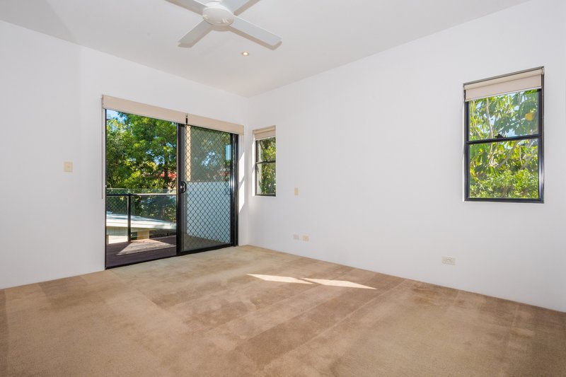 Photo - 2/134 Ridgeway Avenue, Southport QLD 4215 - Image 14