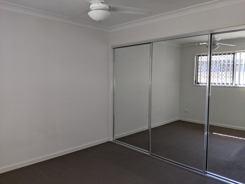 Photo - 2/135 Singer Street, Wynnum QLD 4178 - Image 5