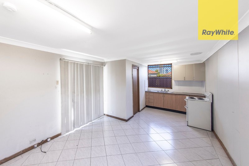 Photo - 2/136 Alfred Street, Harris Park NSW 2150 - Image 3