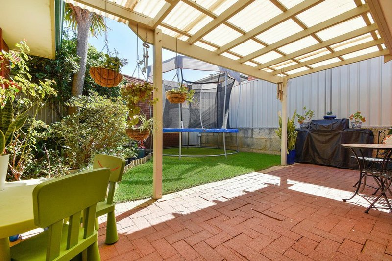 Photo - 2/138 Cobb Street, Doubleview WA 6018 - Image 16