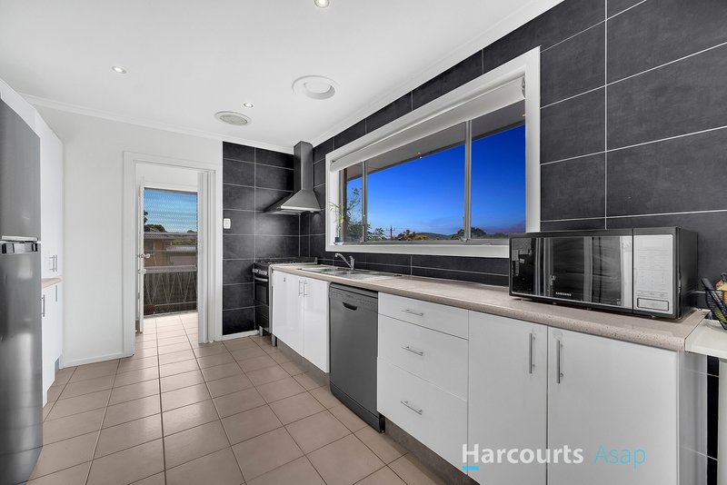 Photo - 2/139 Carlton Road, Dandenong North VIC 3175 - Image 3