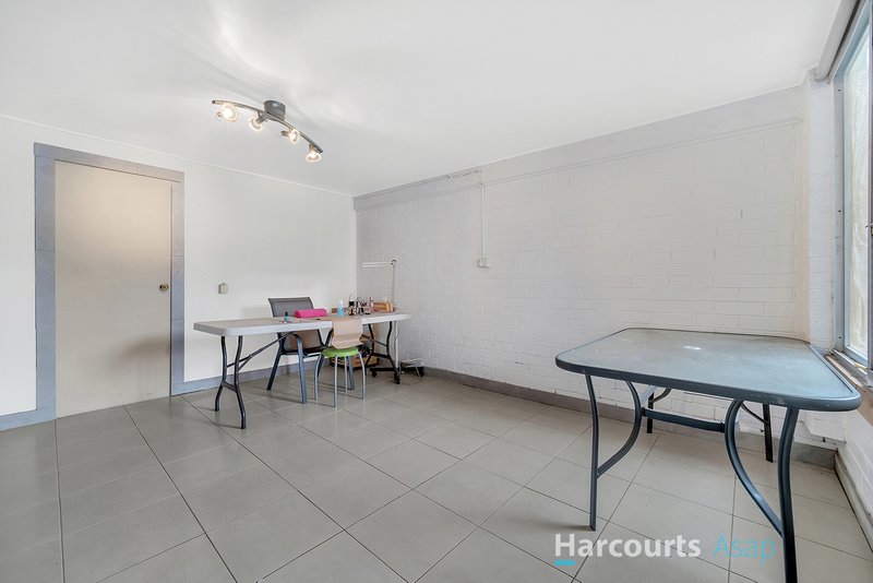 Photo - 2/139 Carlton Road, Dandenong North VIC 3175 - Image 11