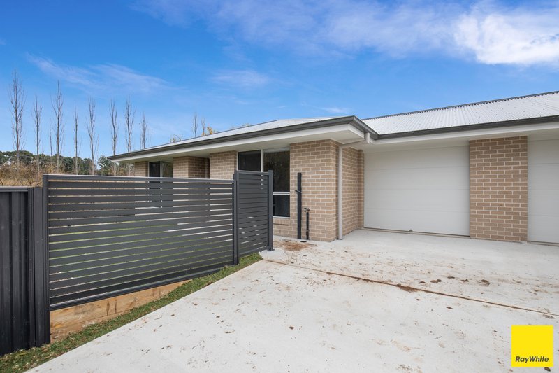 2/13A Madgwick Drive, Armidale NSW 2350