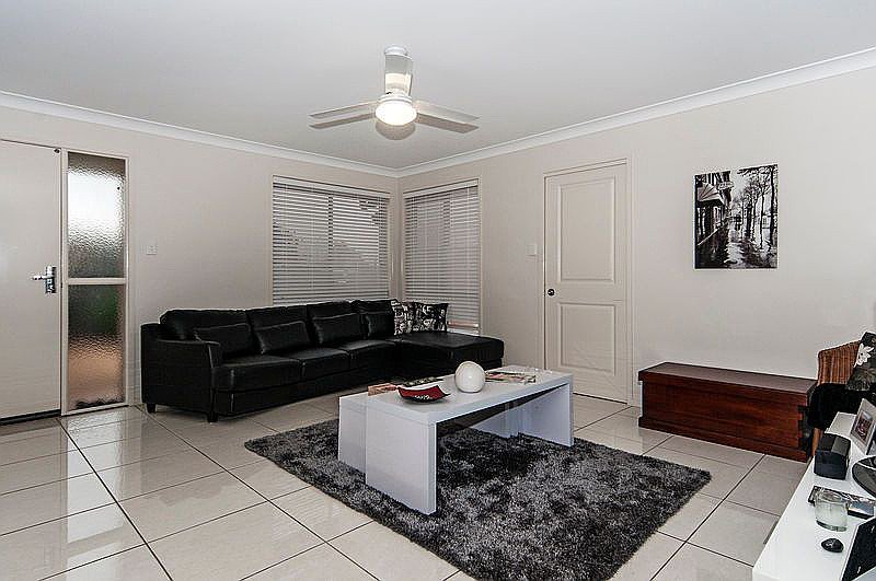 Photo - 2/14-16 Salisbury Street, Darling Heights QLD 4350 - Image 3