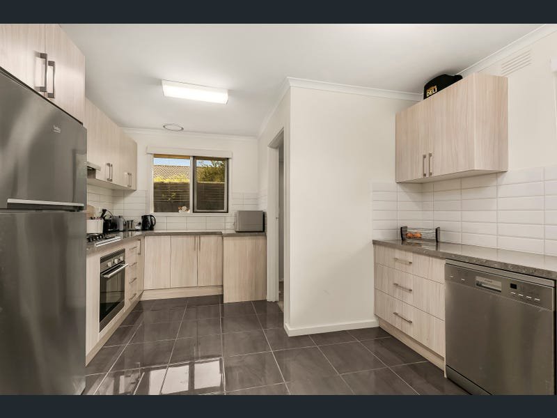 Photo - 2/14-16 Whitmuir Road, Bentleigh VIC 3204 - Image 3