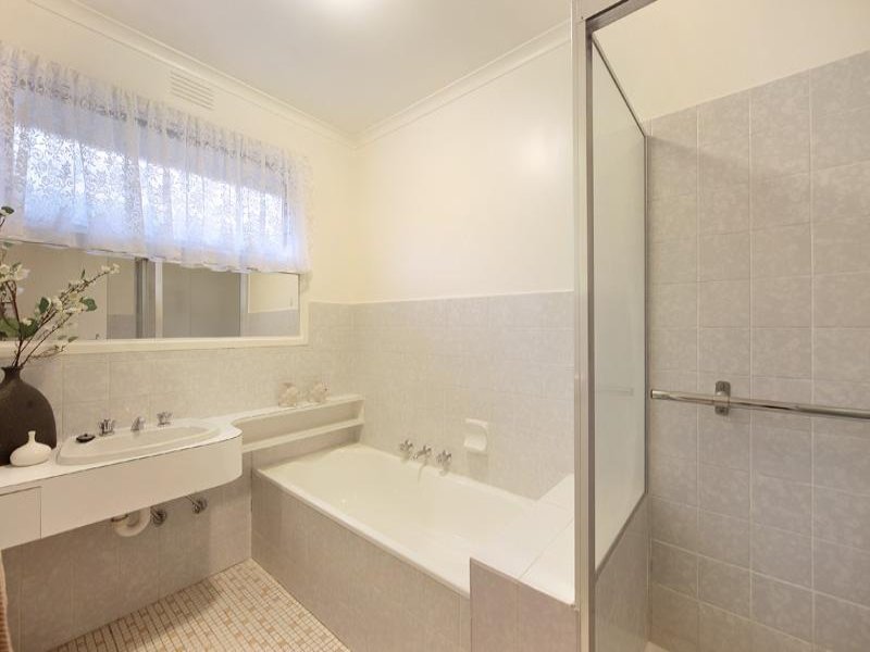 Photo - 2/14-16 Whitmuir Road, Bentleigh VIC 3204 - Image 5