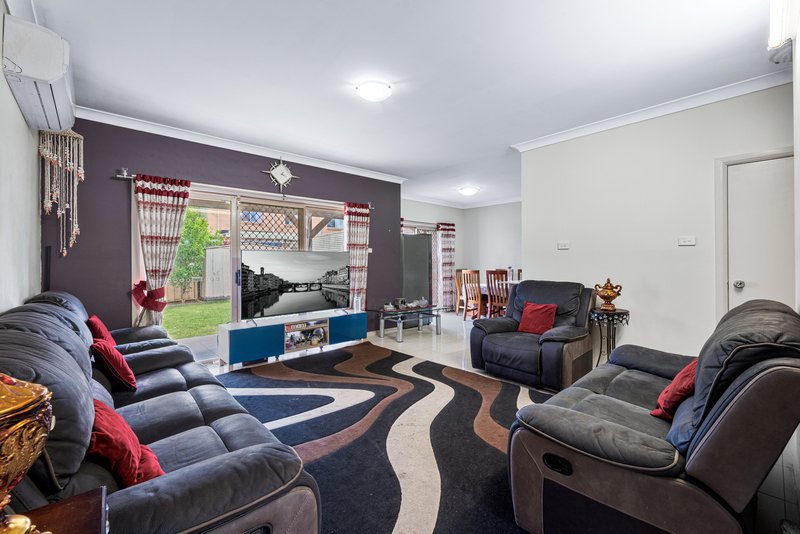 Photo - 2/14-16 Yerona Street, Prestons NSW 2170 - Image 5