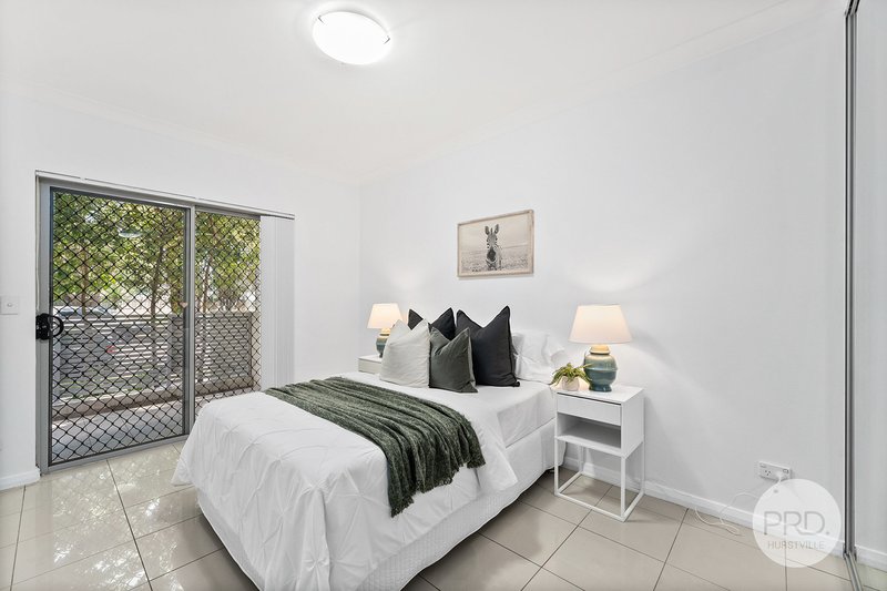 Photo - 2/14-18 Coleridge Street, Riverwood NSW 2210 - Image 5