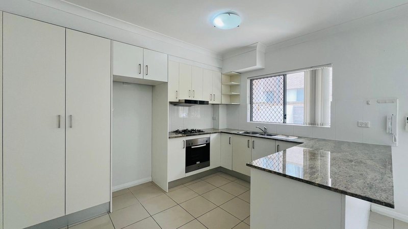 Photo - 2/14-18 Coleridge Street, Riverwood NSW 2210 - Image 3