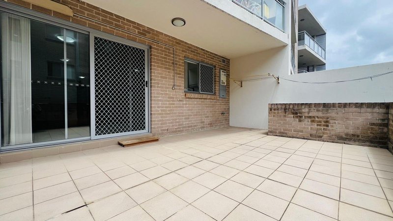 Photo - 2/14-18 Coleridge Street, Riverwood NSW 2210 - Image 8