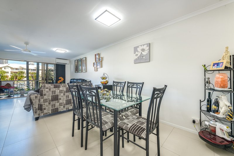 Photo - 2/14-18 Jennifer Avenue, Runaway Bay QLD 4216 - Image 8