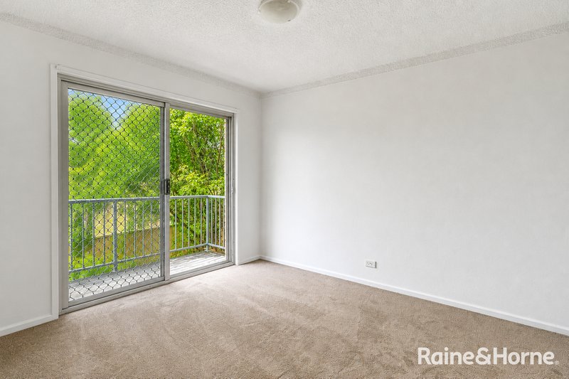 Photo - 2/14-18 Santley Crescent, Kingswood NSW 2747 - Image 3