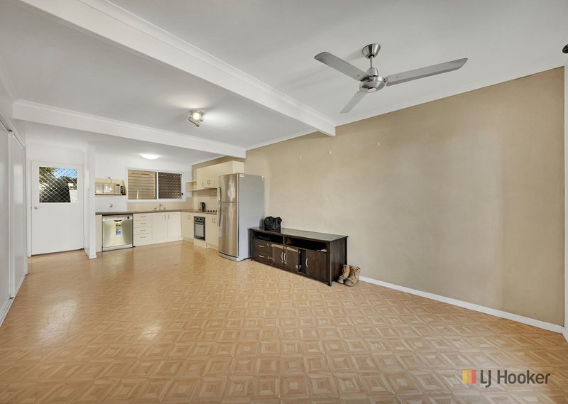 Photo - 2/14 Beltana Drive, Boyne Island QLD 4680 - Image 5