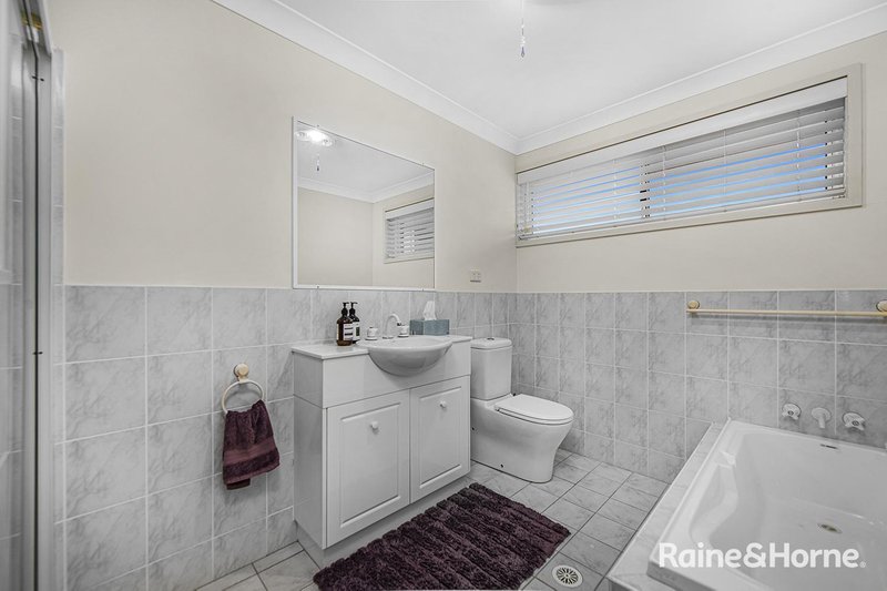 Photo - 2/14 Berringar Road, Valentine NSW 2280 - Image 5