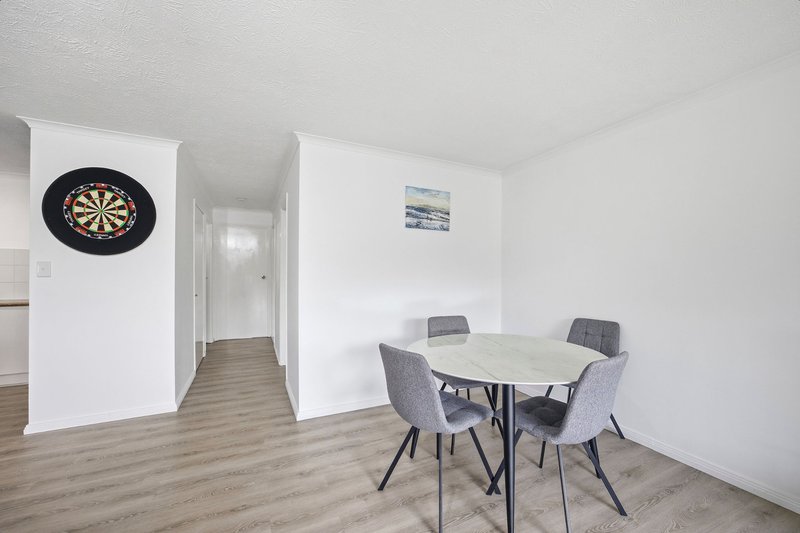Photo - 2/14 Brett Avenue, Labrador QLD 4215 - Image 7