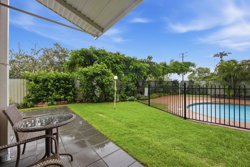 Photo - 2/14 Brett Avenue, Labrador QLD 4215 - Image 13