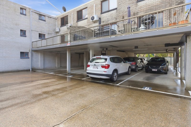 Photo - 2/14 Brett Avenue, Labrador QLD 4215 - Image 14