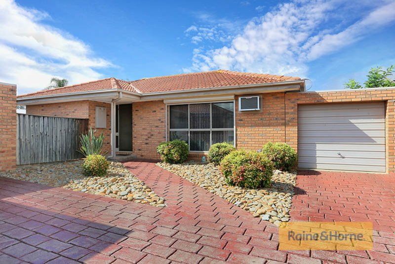 2/14 Callanan Drive, Melton South VIC 3338