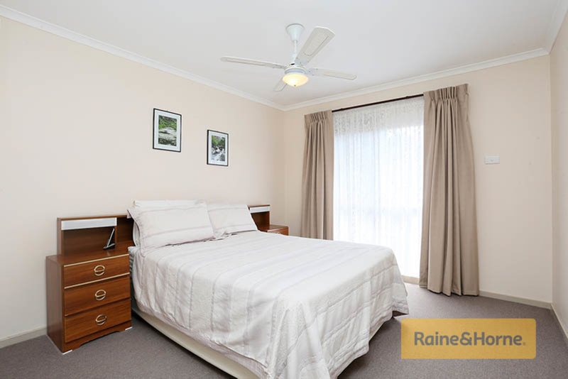 Photo - 2/14 Callanan Drive, Melton South VIC 3338 - Image 5