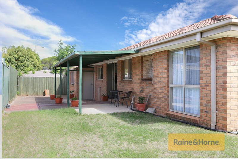 Photo - 2/14 Callanan Drive, Melton South VIC 3338 - Image 7