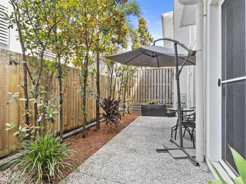 Photo - 2/14 Careel Close, Helensvale QLD 4212 - Image 7