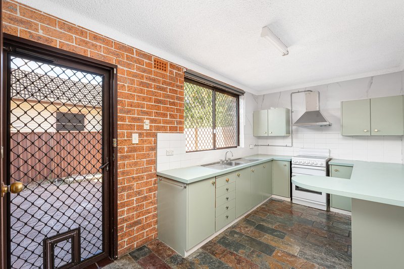 Photo - 2/14 Chester Road, Ingleburn NSW 2565 - Image 9